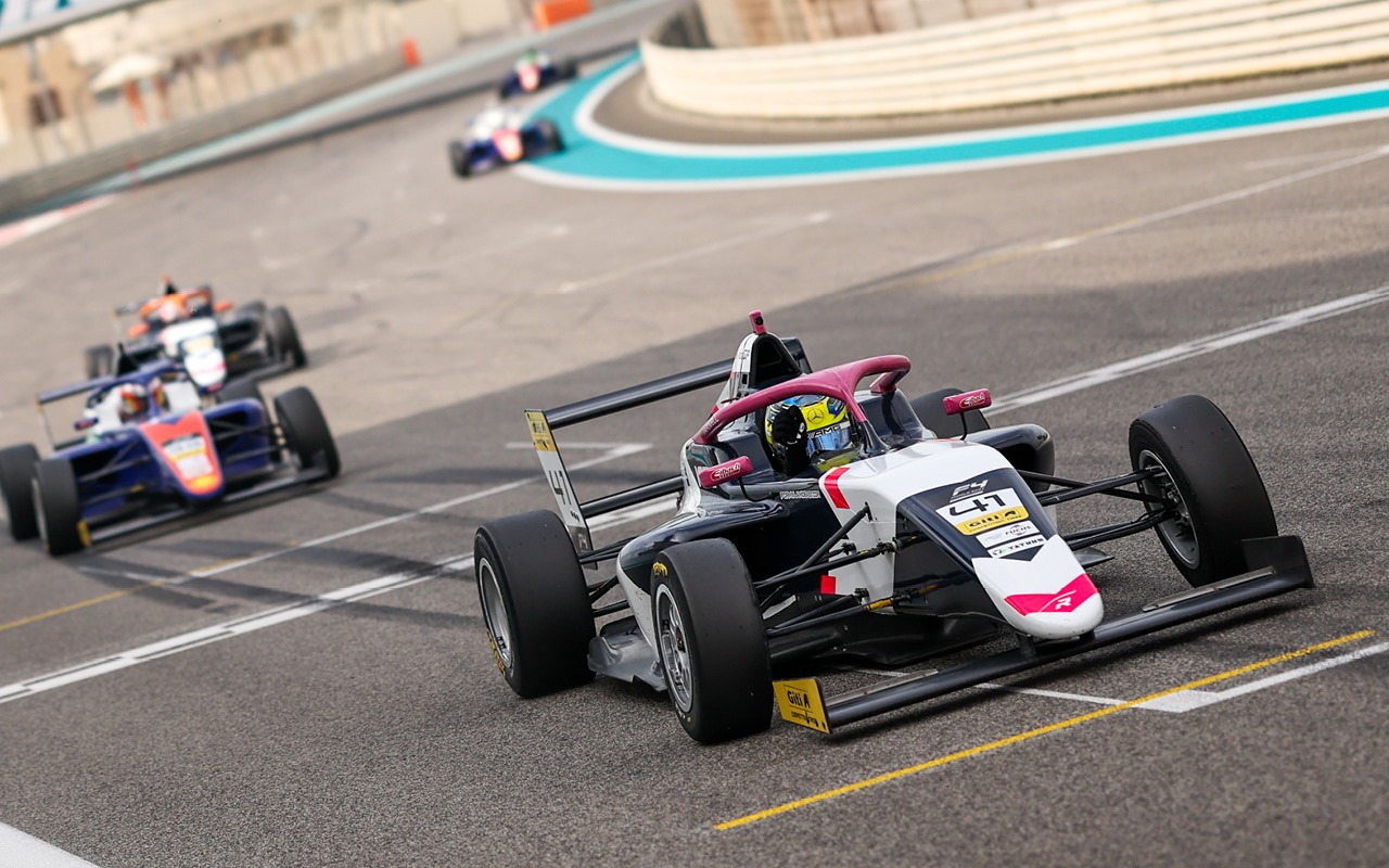 F4 Middle East: R-ace GP stays out in front in Abu Dhabi Alex Powell Emanuele Olivieri